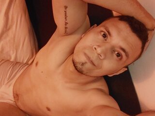 Cam shows MichaelValder